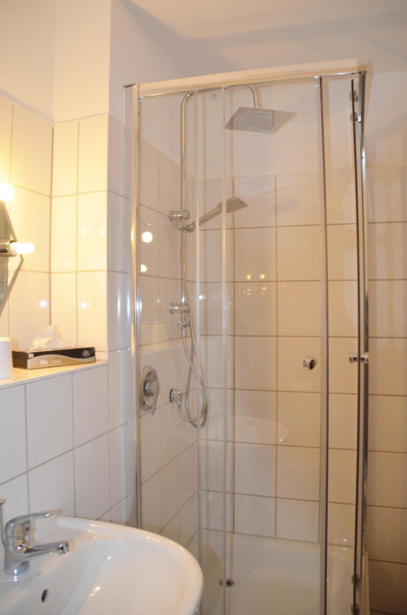 Hotel Zur Koeppe Бад Клостерлаусниц Екстериор снимка