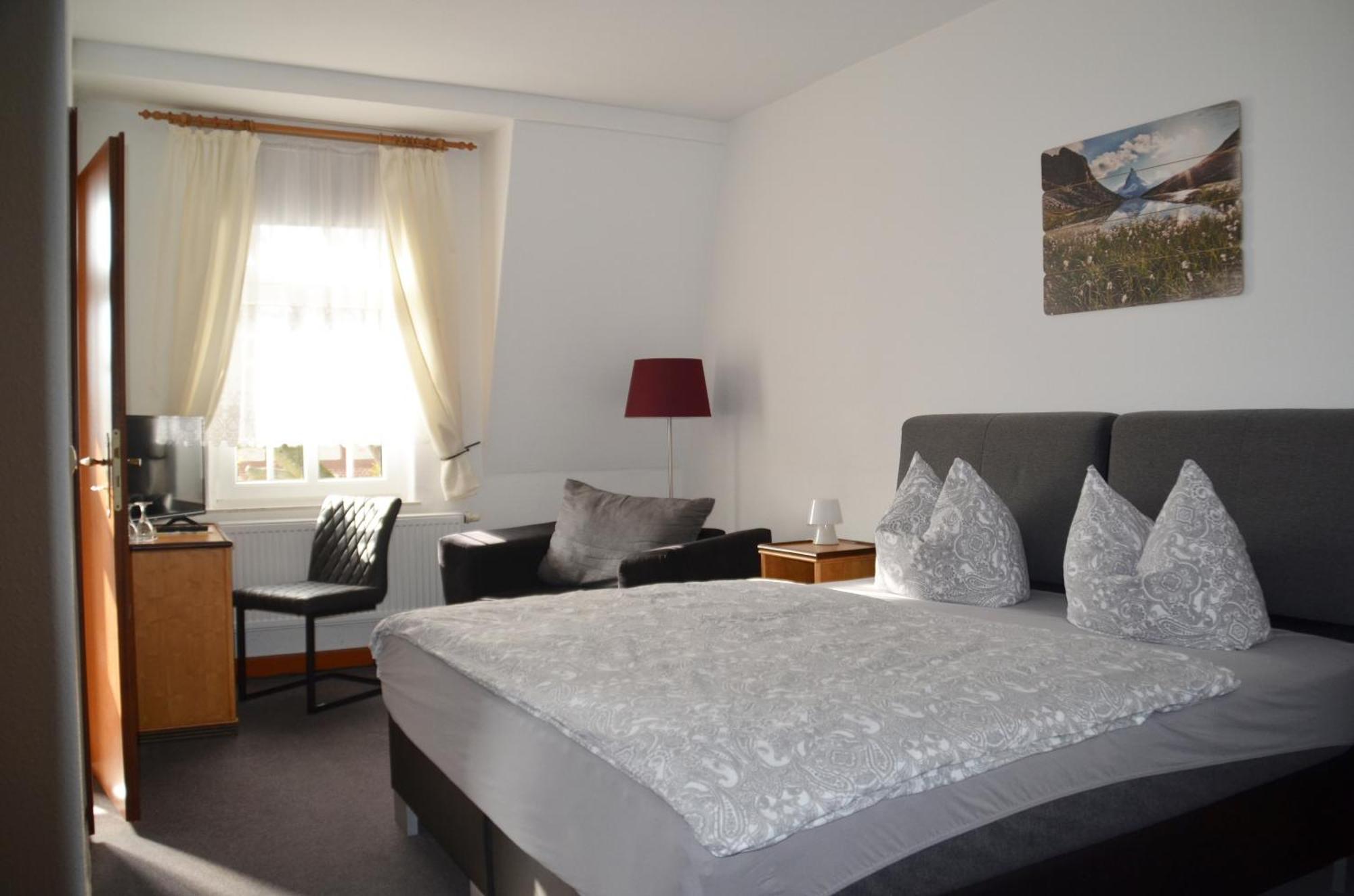 Hotel Zur Koeppe Бад Клостерлаусниц Екстериор снимка