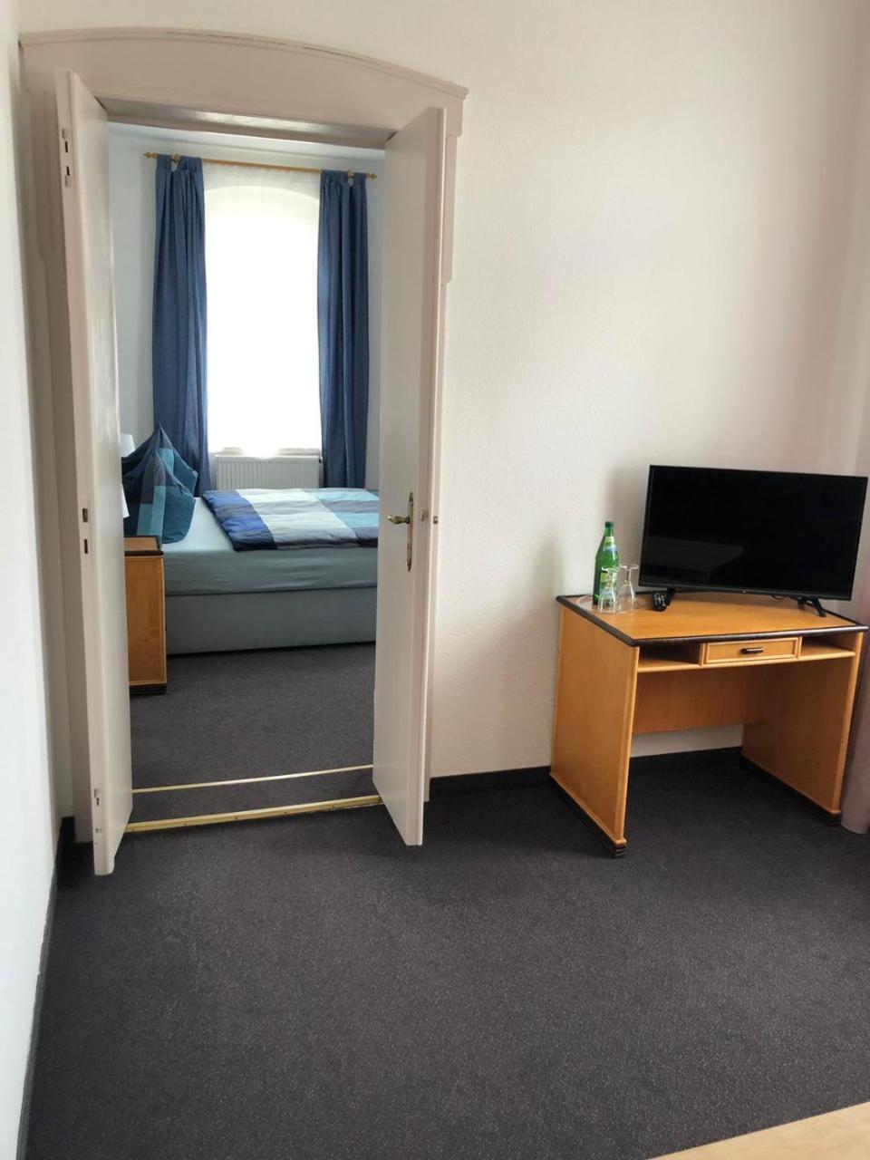 Hotel Zur Koeppe Бад Клостерлаусниц Екстериор снимка